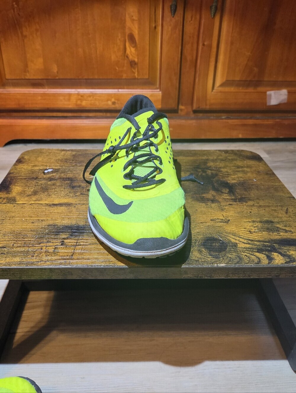 Women  Nike FS Lite Run in the "Volt Yellow" colorway Size 9.5 - Picture 3 of 8